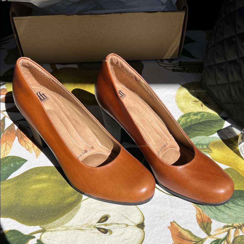 Sofft Comfort Pumps Brown Leather Heels 9.5 NIB